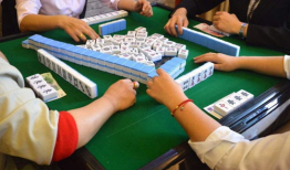 网红打麻将吃瓜图片,吃瓜群众围观笑料百出