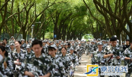 吃瓜官网军训跳舞,青春舞动，活力四溢